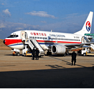 西昌空运公司航空快运业稳步发展的原因是什么？